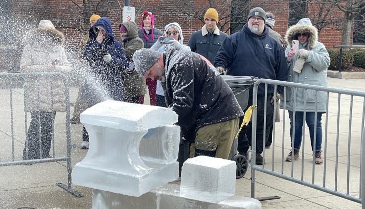 Ice_carving_2.JPG