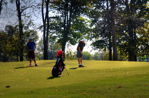 DSC 8497 8 9-mcmill boys putt